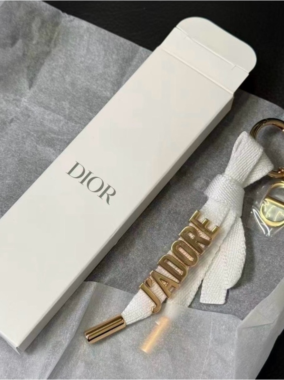 J'Adore White Ribbon Keychain with Lettering - Picture 3 of 4